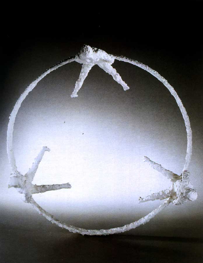 Acrobati 3, sculpture by Nicola Guerraz, acrylic on resin and iron, diameter 64 cm, 2000