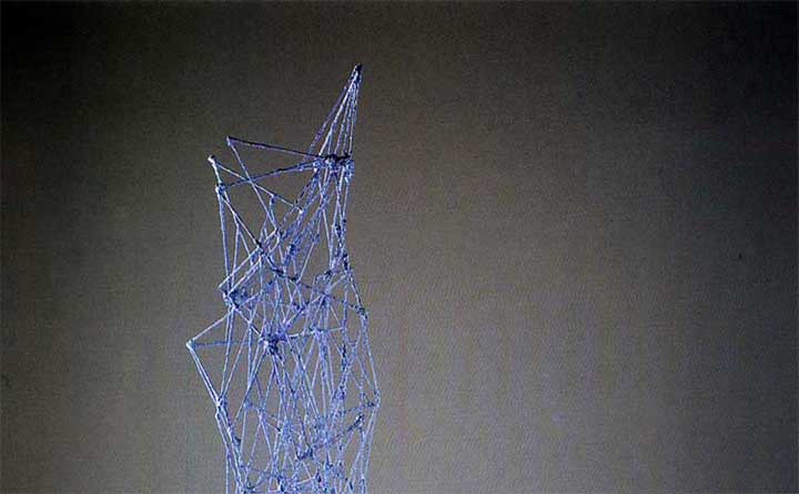 Ragnatela in azzurro, sculpture by Nicola Guerraz