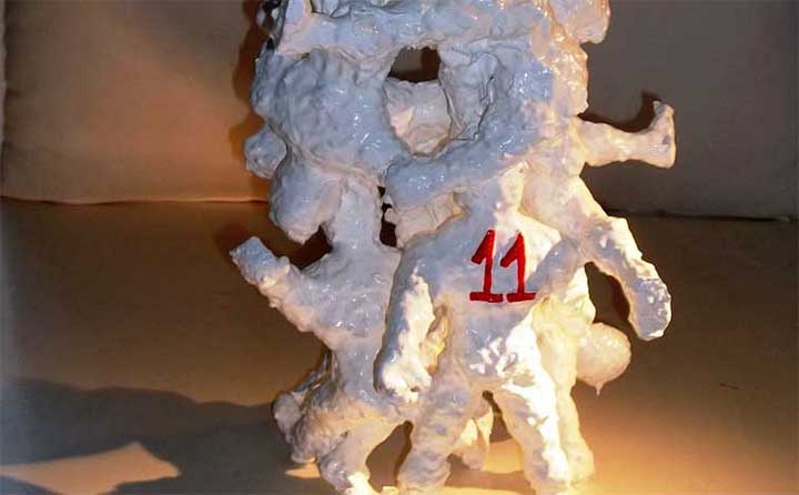 Acrobats 16, sculpture by Nicola Guerraz