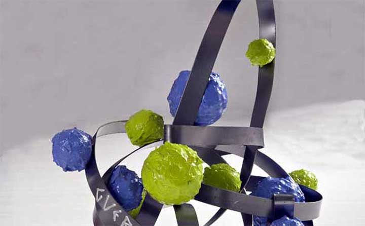 Happy atom 1, sculpture by Nicola Guerraz