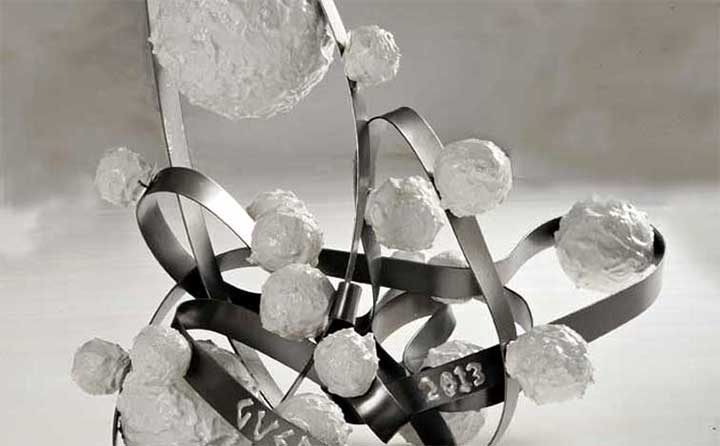 Happy atom 5, sculpture by Nicola Guerraz