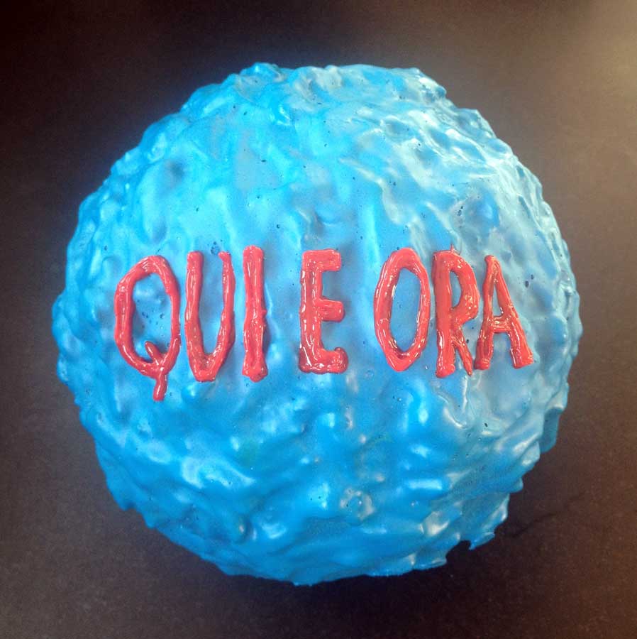 Qui e ora 5, sculpture by Nicola Guerraz, acrylic on mixed media, diameter 20 cm, 2014