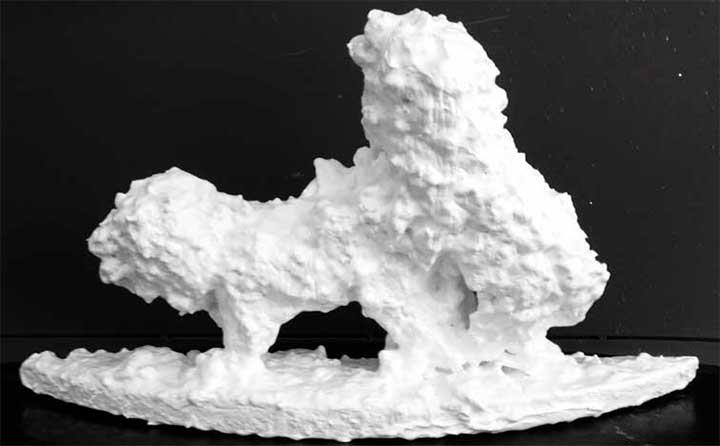 Flirt in white 8, sculpture by Nicola Guerraz