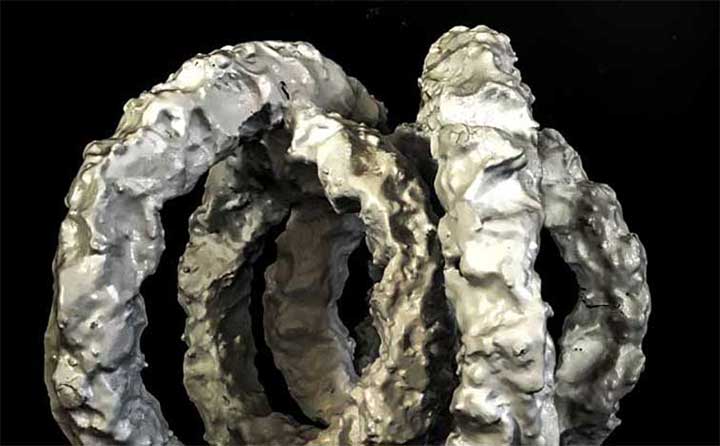 Circles in silver, sculpture by Nicola Guerraz