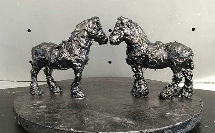 Flirt 50, sculpture by Nicola Guerraz