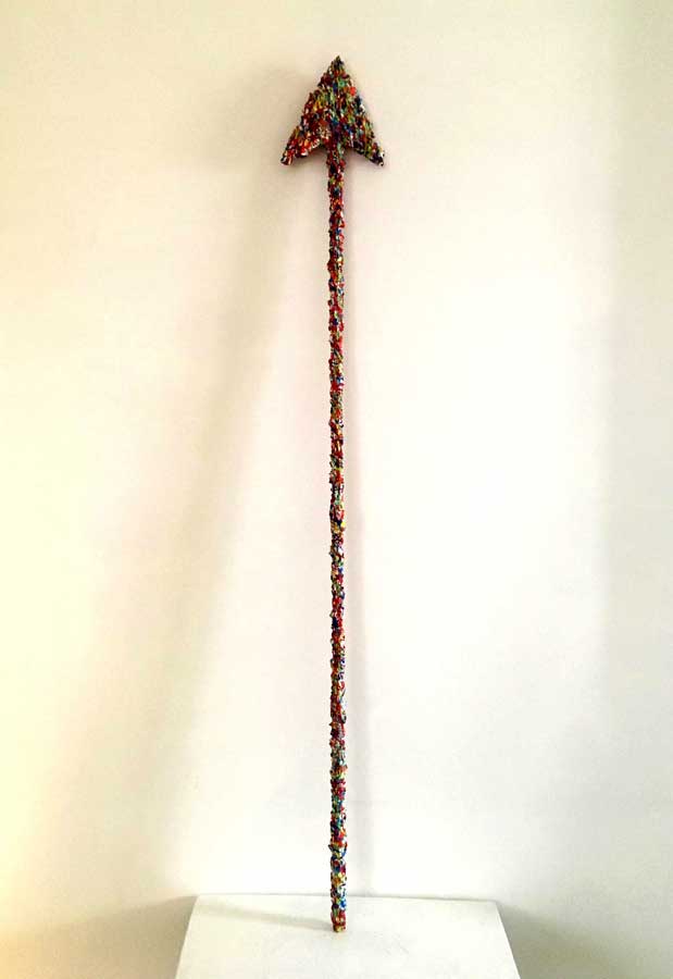 Arrow, sculpture by Nicola Guerraz, acrylic and resin on iron, h 130 cm, 2018