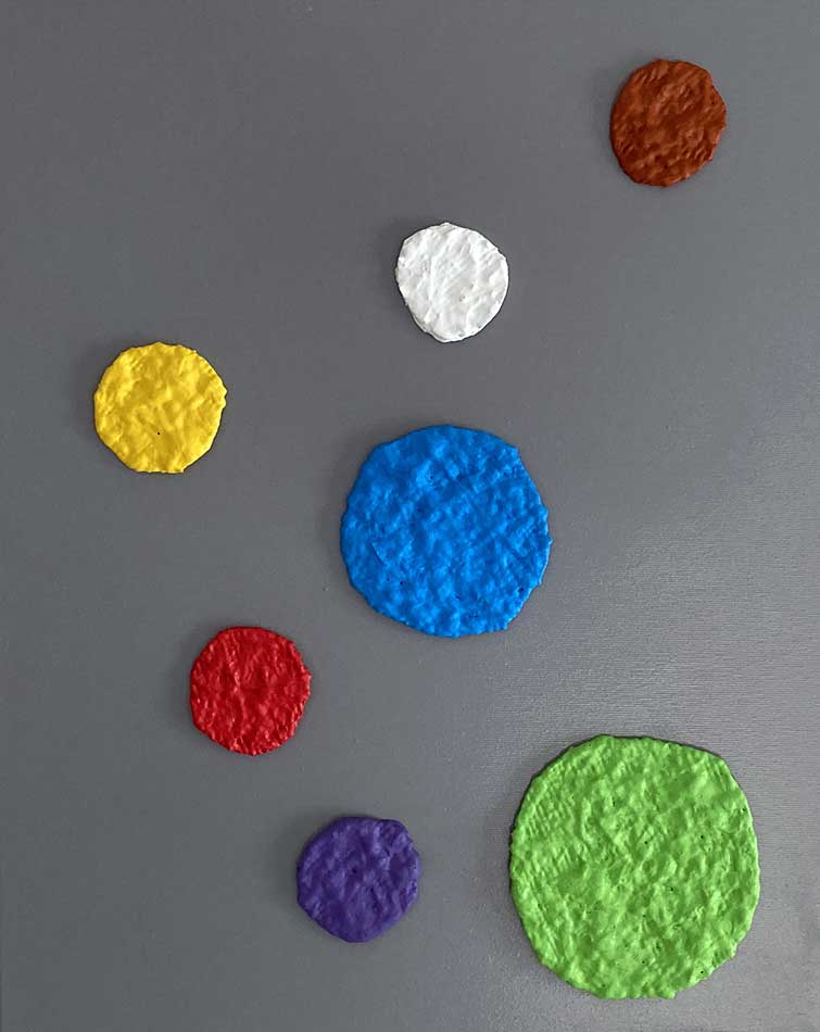 Coloured circles, painting by Nicola Guerraz, synthetic rubber and acrylic on canvas 40 x 50 cm 2021